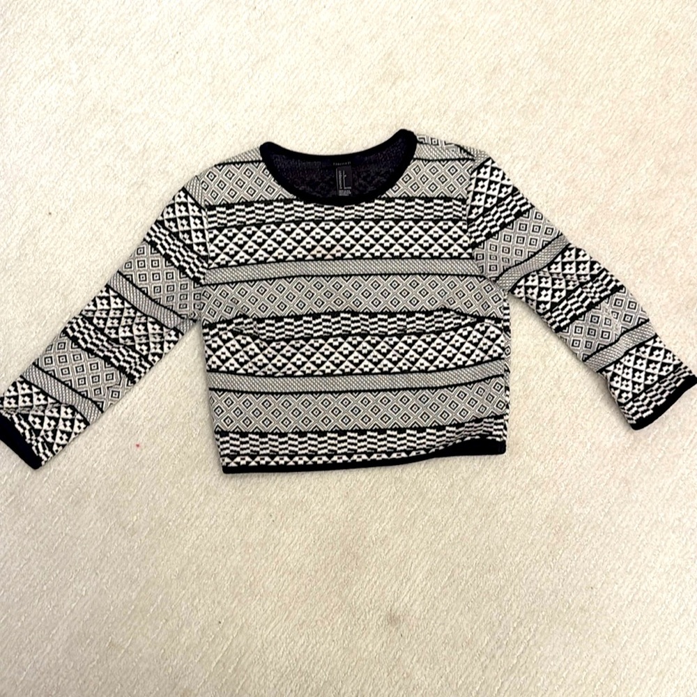 Cropped printed top
